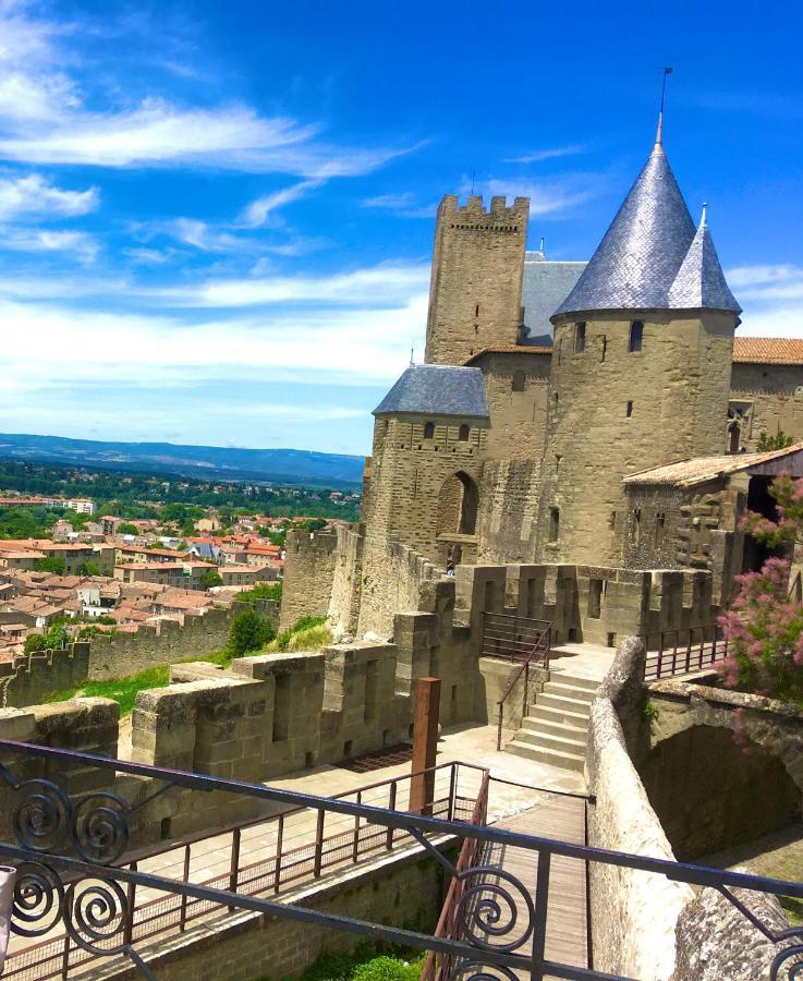 3 Star Surdespine Historic 4 Chateaux Lastours Air Conditioned Ngoại thất bức ảnh